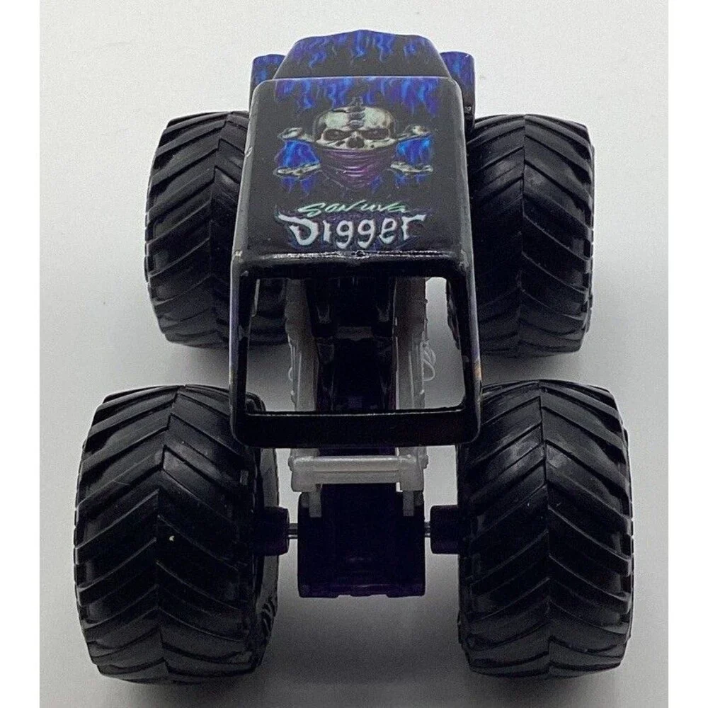 Hot Wheels Monster Jam Monster Truck Son Uva Digger 1:64 Purple Rims